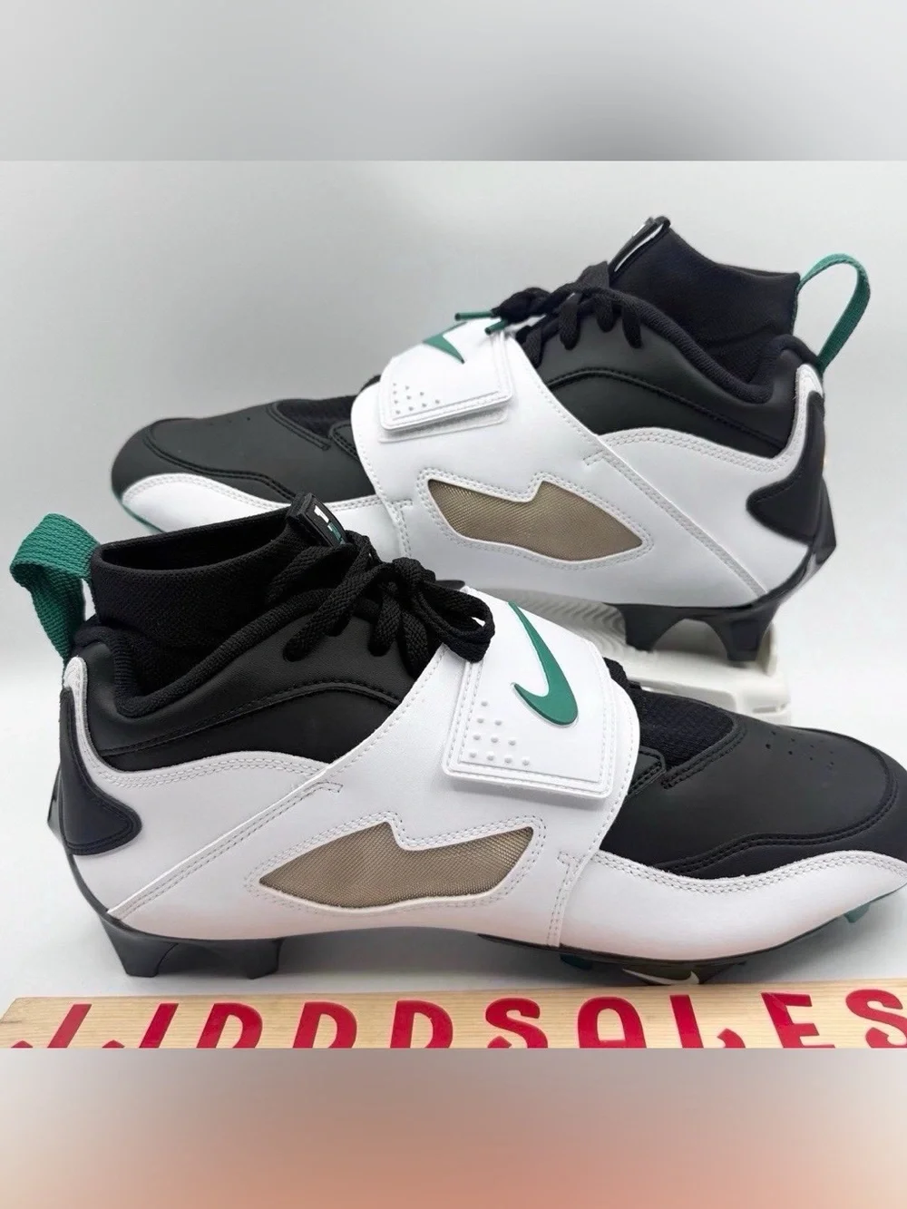 Nike Diamond Turf 93 TD Football Cleats 'Emerald' Eagles HF5298-102 Men’s Sz 8.5